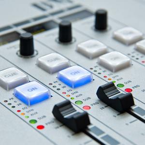 Innovazione tecnologia per radio, tv e giornali