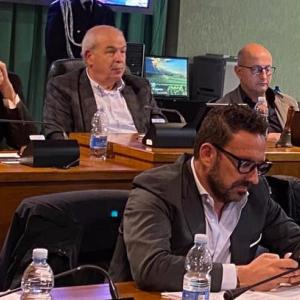 Giuseppe Fasolino, assessore regionale della Programmazione Fois e i figli, titolari dell'Accademia Olearia