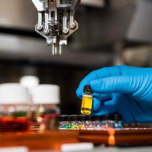 <span>Photo by <a href="https://unsplash.com/@scienceinhd?utm_source=unsplash&utm_medium=referral&utm_content=creditCopyText">Science in HD</a> on <a href="https://unsplash.com/s/photos/research?utm_source=unsplash&utm_medium=referral&utm_content=creditCopyText">Unsplash</a></span> Ricerca