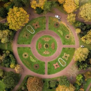 Photo by <a href="https://unsplash.com/@joshwp?utm_source=unsplash&utm_medium=referral&utm_content=creditCopyText">Josh Power</a> on <a href="https://unsplash.com/s/photos/circular-economy?utm_source=unsplash&utm_medium=referral&utm_content=creditCopyText">Unsplash</a> Economia circolare