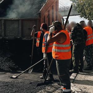 Stesura manto stradale