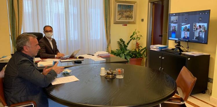 la conferenza stampa della camera di commercio