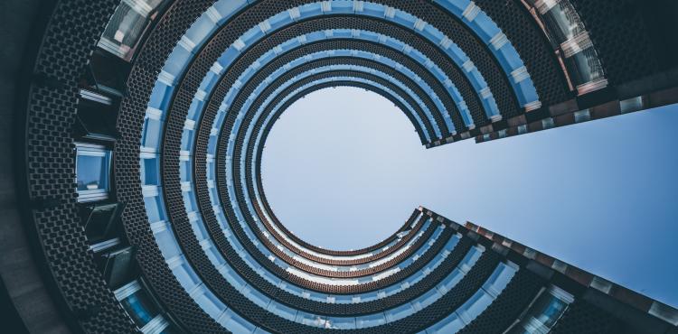 <span>Photo by <a href="https://unsplash.com/@dan_schiumarini?utm_source=unsplash&utm_medium=referral&utm_content=creditCopyText">Dan Schiumarini</a> on <a href="https://unsplash.com/s/photos/business?utm_source=unsplash&utm_medium=referral&utm_content=creditCopyText">Unsplash</a></span> Economia