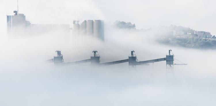 <span>Photo by <a href="https://unsplash.com/@carolinachadwick?utm_source=unsplash&utm_medium=referral&utm_content=creditCopyText">Carolina Pimenta</a> on <a href="https://unsplash.com/s/photos/air-pollution?utm_source=unsplash&utm_medium=referral&utm_content=creditCopyText">Unsplash</a></span> Inquinamento