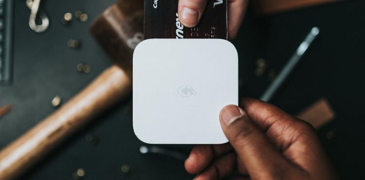 Photo by <a href="https://unsplash.com/@nate_dumlao?utm_source=unsplash&utm_medium=referral&utm_content=creditCopyText">Nathan Dumlao</a> on <a href="https://unsplash.com/s/photos/commerce?utm_source=unsplash&utm_medium=referral&utm_content=creditCopyText">Unsplash</a> Commercio