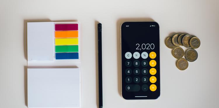 Photo by <a href="https://unsplash.com/@amoltyagi2?utm_source=unsplash&utm_medium=referral&utm_content=creditCopyText">Amol Tyagi</a> on <a href="https://unsplash.com/s/photos/taxes?utm_source=unsplash&utm_medium=referral&utm_content=creditCopyText">Unsplash</a> Lavoro