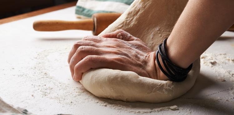 Photo by <a href="https://unsplash.com/@kiboka?utm_source=unsplash&utm_medium=referral&utm_content=creditCopyText">Nadya Spetnitskaya</a> on <a href="https://unsplash.com/s/photos/bread?utm_source=unsplash&utm_medium=referral&utm_content=creditCopyText">Unsplash</a> Agricoltura